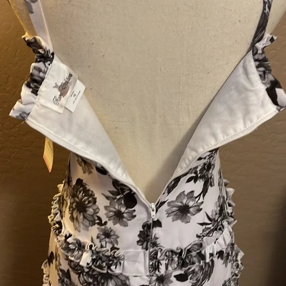 Size 16 dress black and white flower pattern😍 - Picture 5 of 6